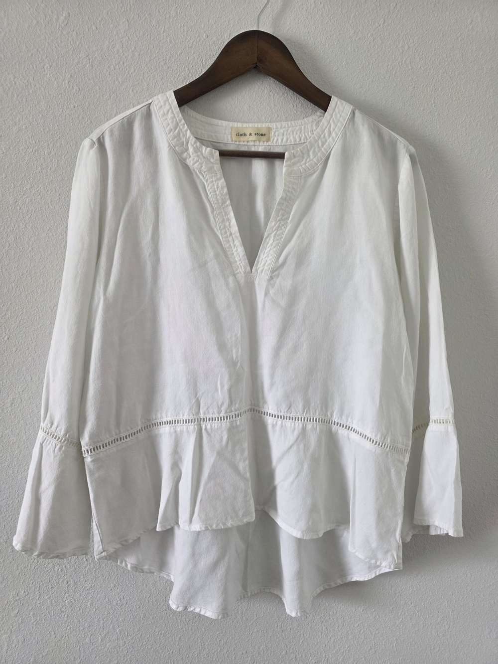 Cloth & Stone White Peasant Blouse - Relaxed V-Neck Women's Top